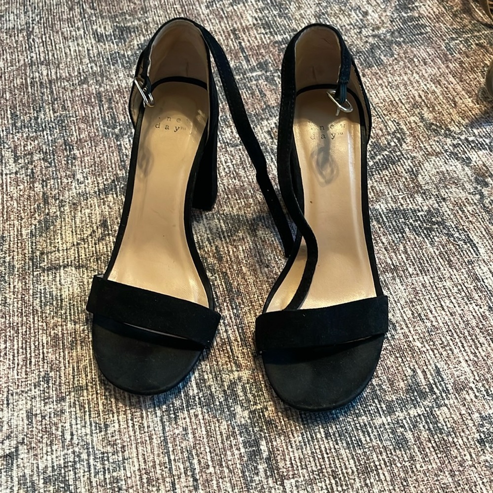 Black block heels 7.5